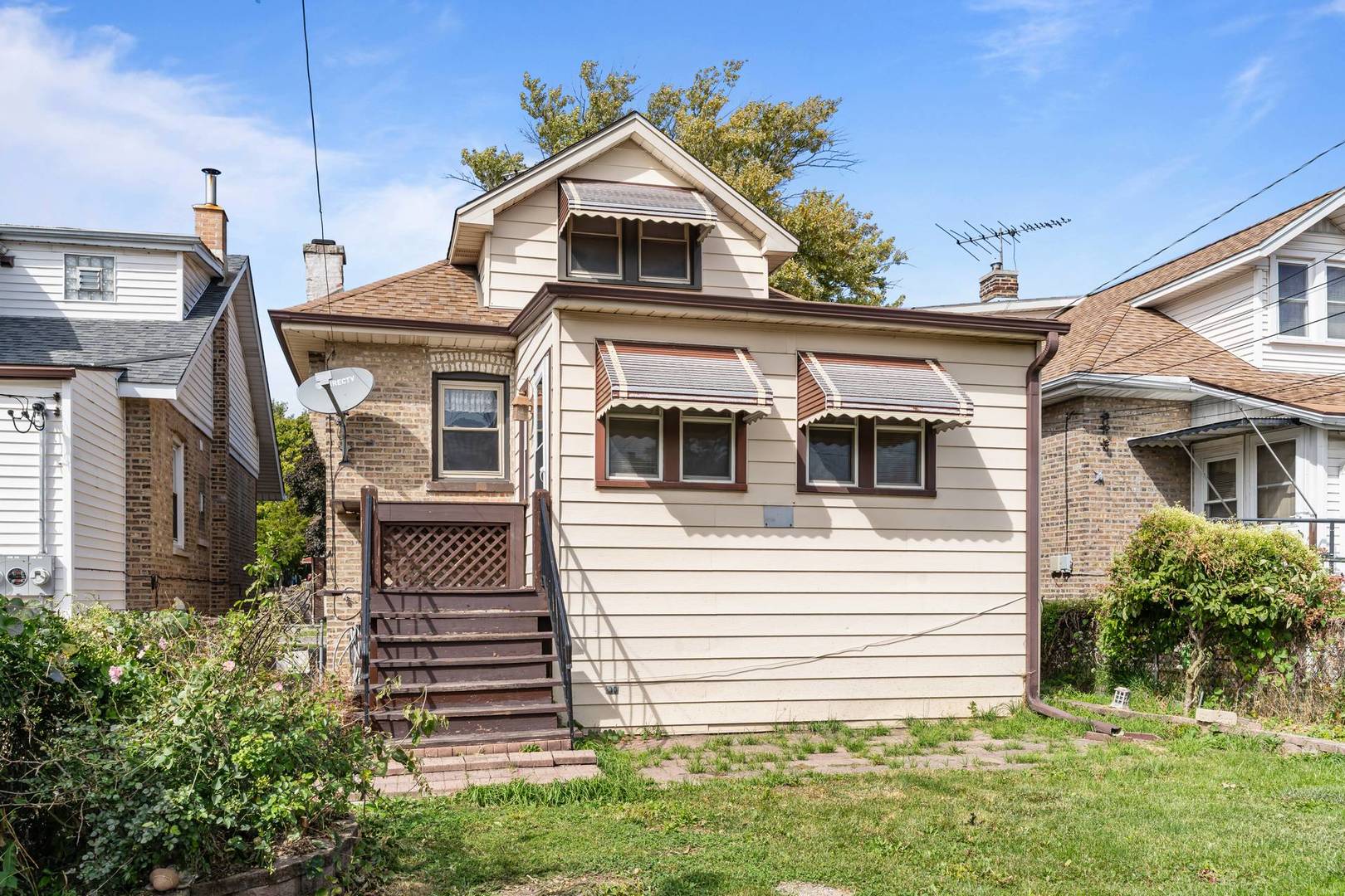 5941 W Waveland Avenue, Chicago, IL 60634