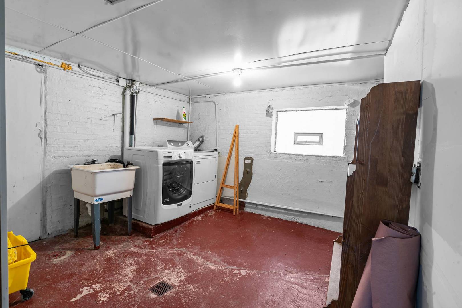 5941 W Waveland Avenue, Chicago, IL 60634