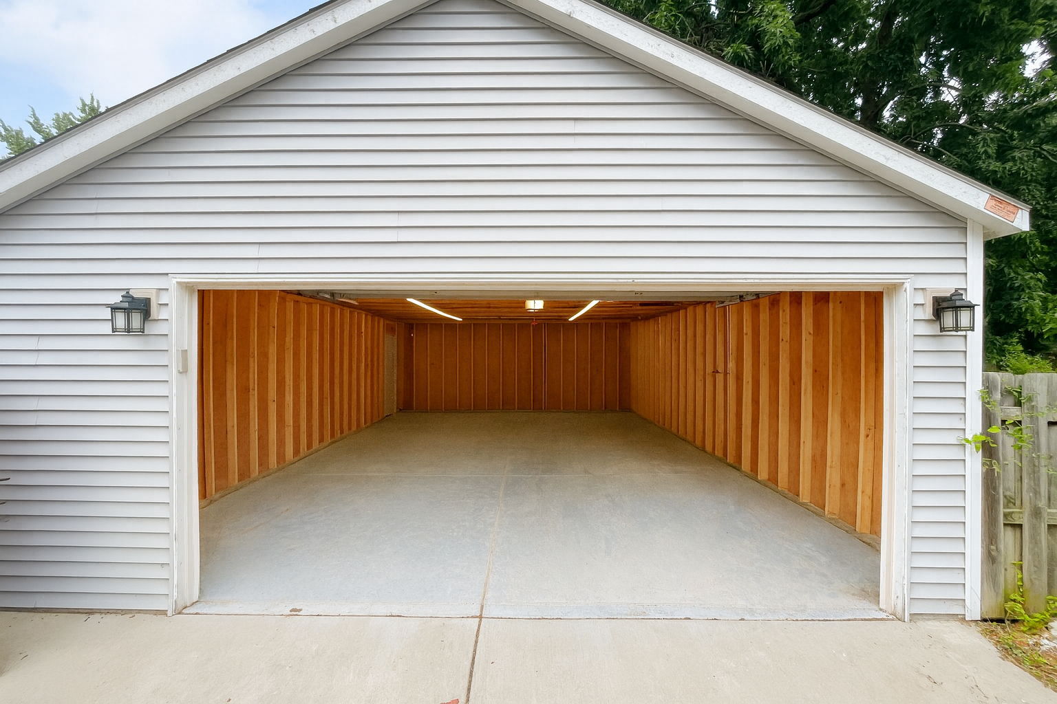 2216 177th Street, Lansing, IL 60438