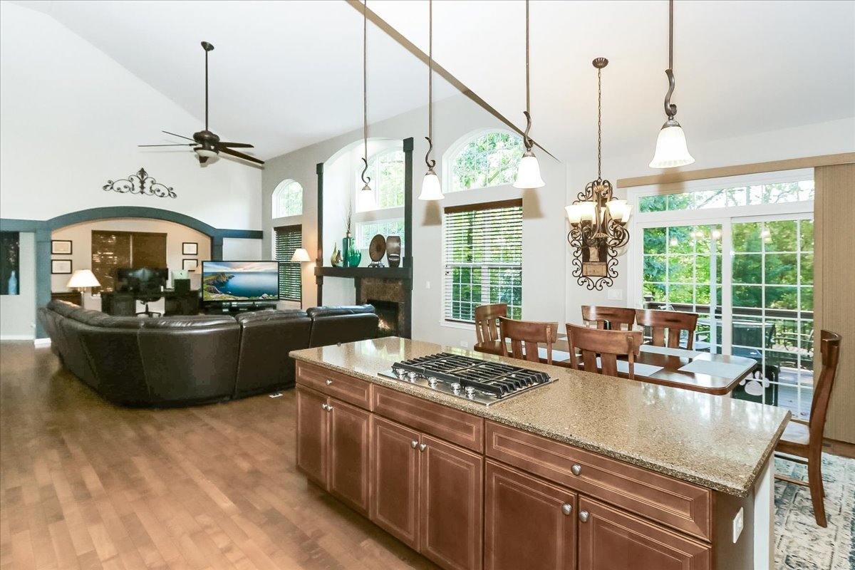 130 Regency Drive, Bartlett, IL 60103