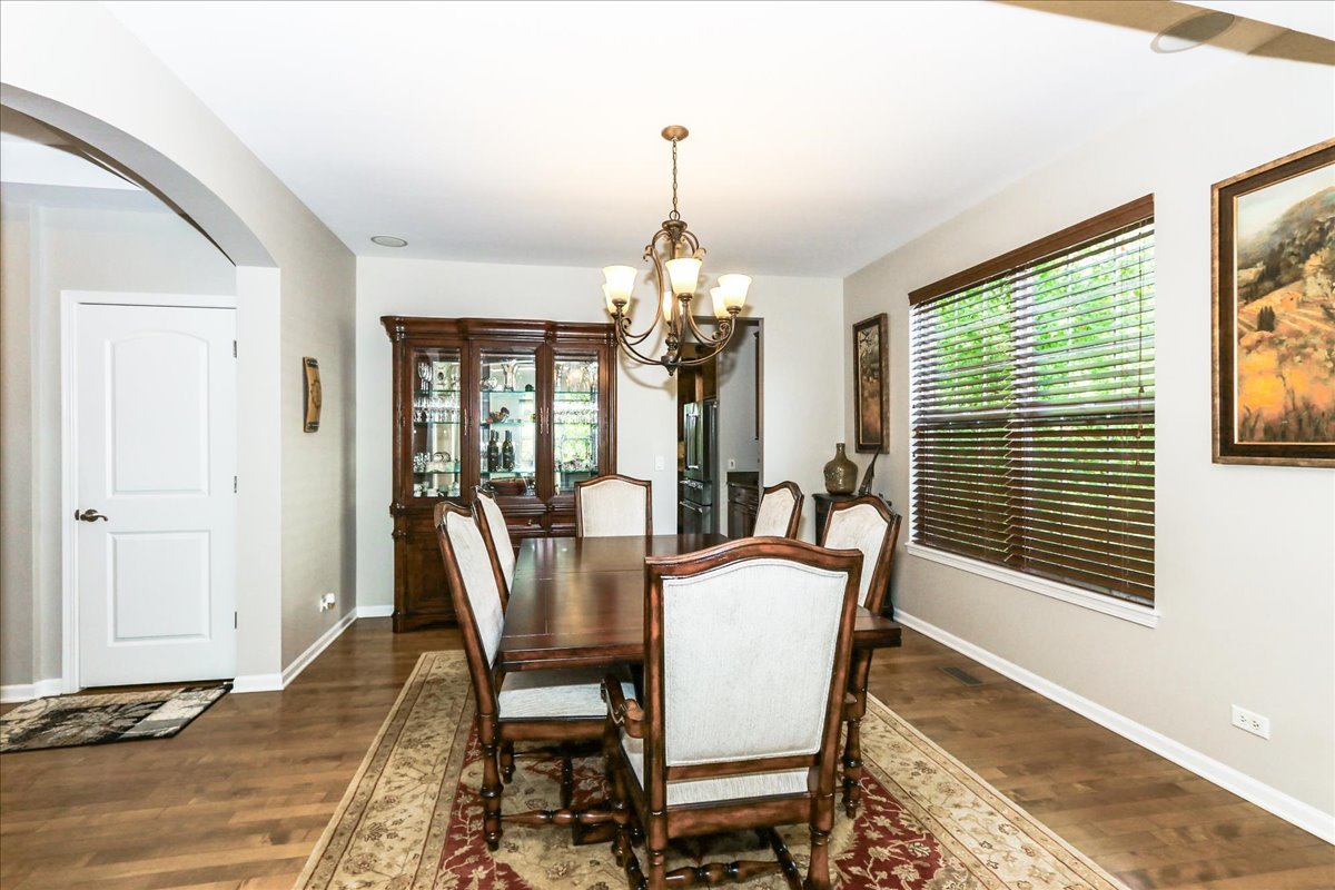 130 Regency Drive, Bartlett, IL 60103