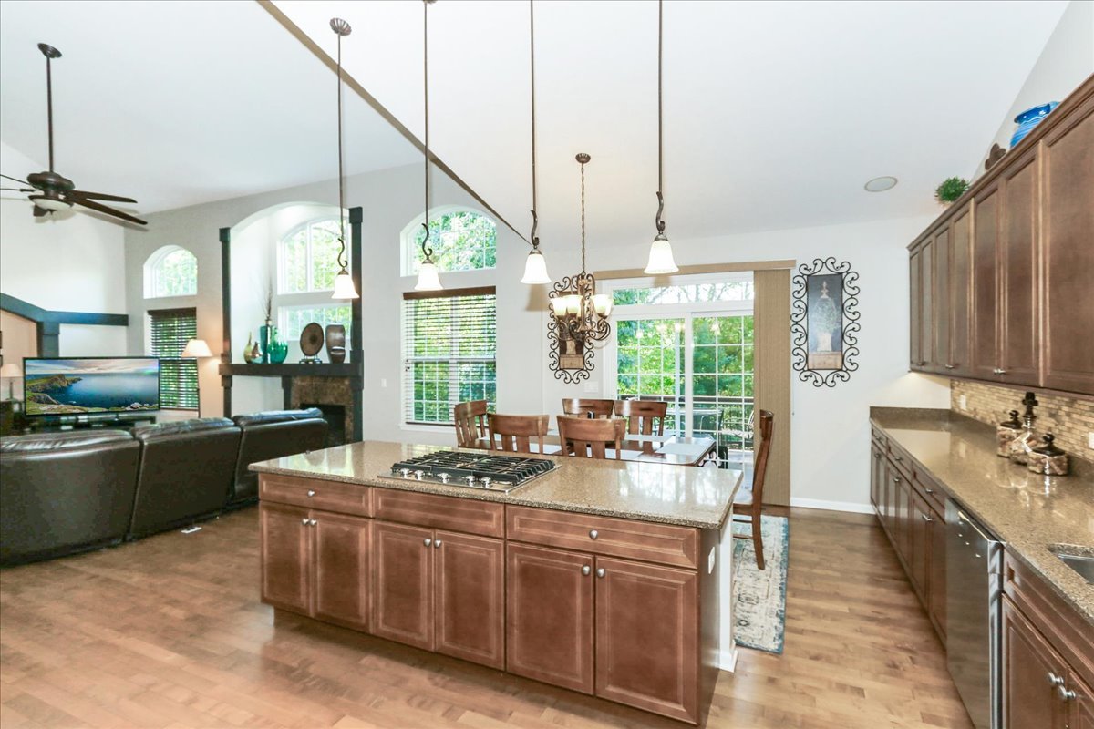 130 Regency Drive, Bartlett, IL 60103