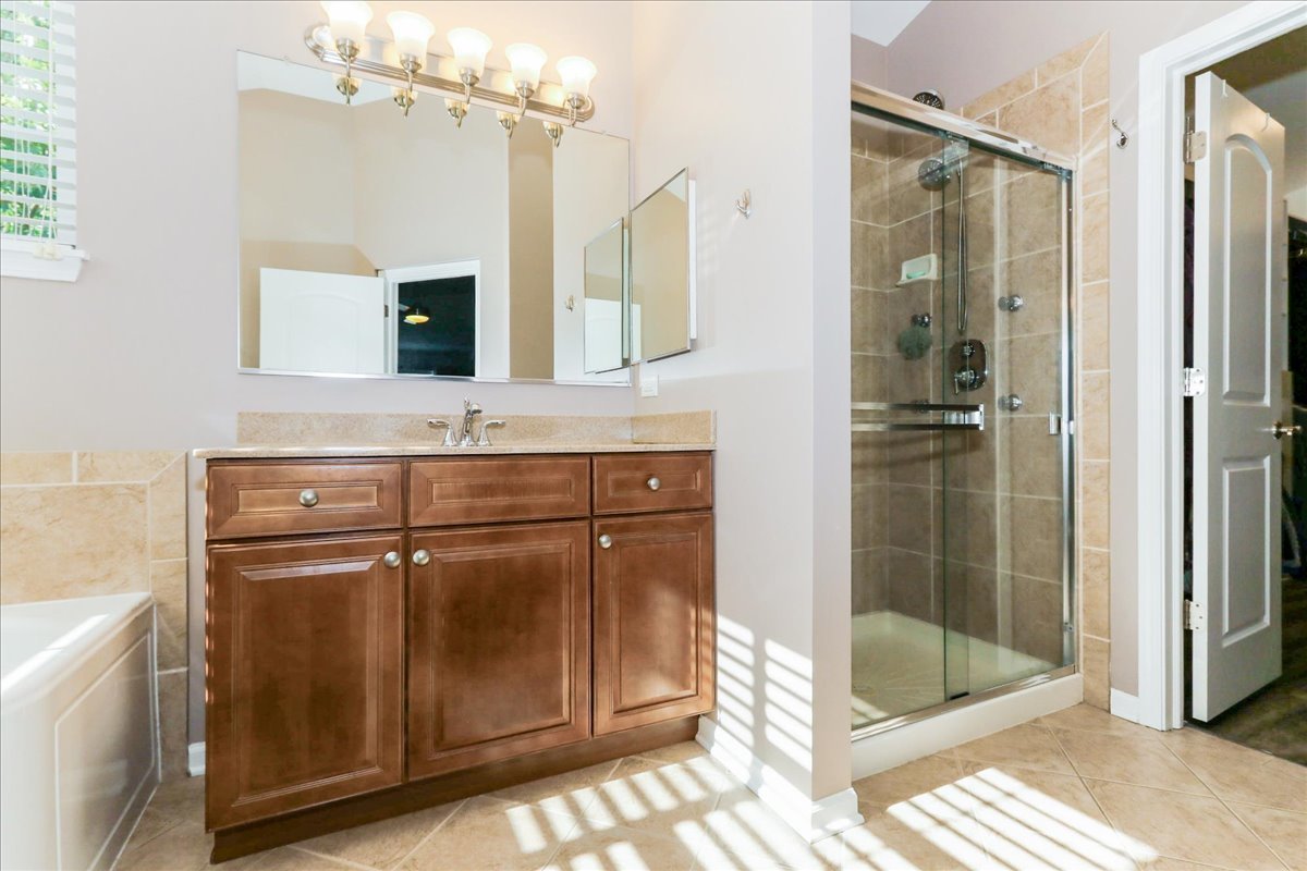 130 Regency Drive, Bartlett, IL 60103