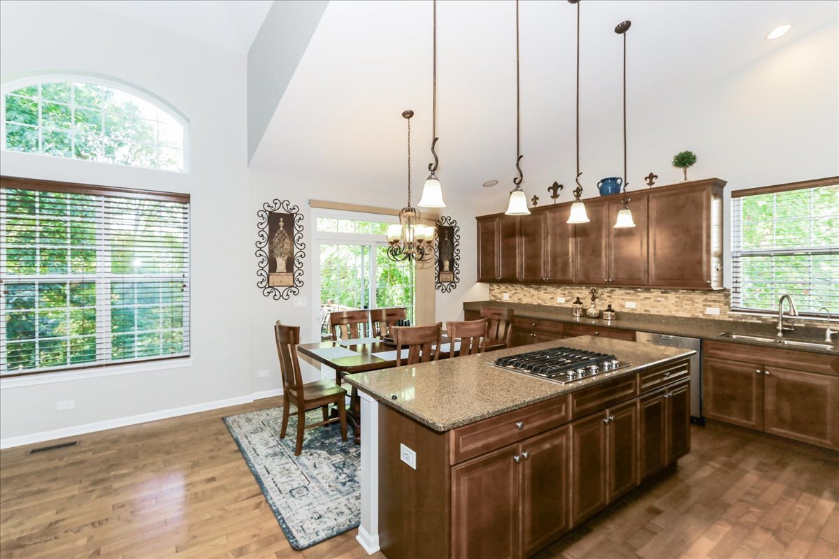 130 Regency Drive, Bartlett, IL 60103