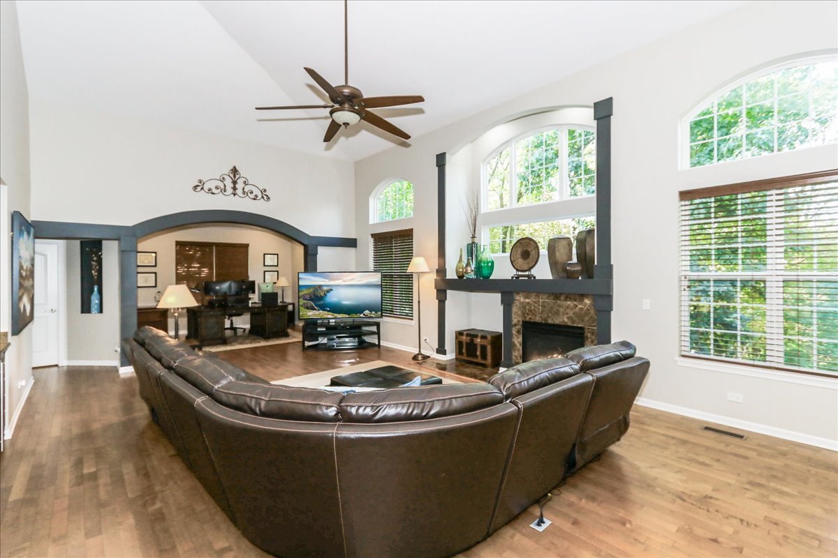 130 Regency Drive, Bartlett, IL 60103