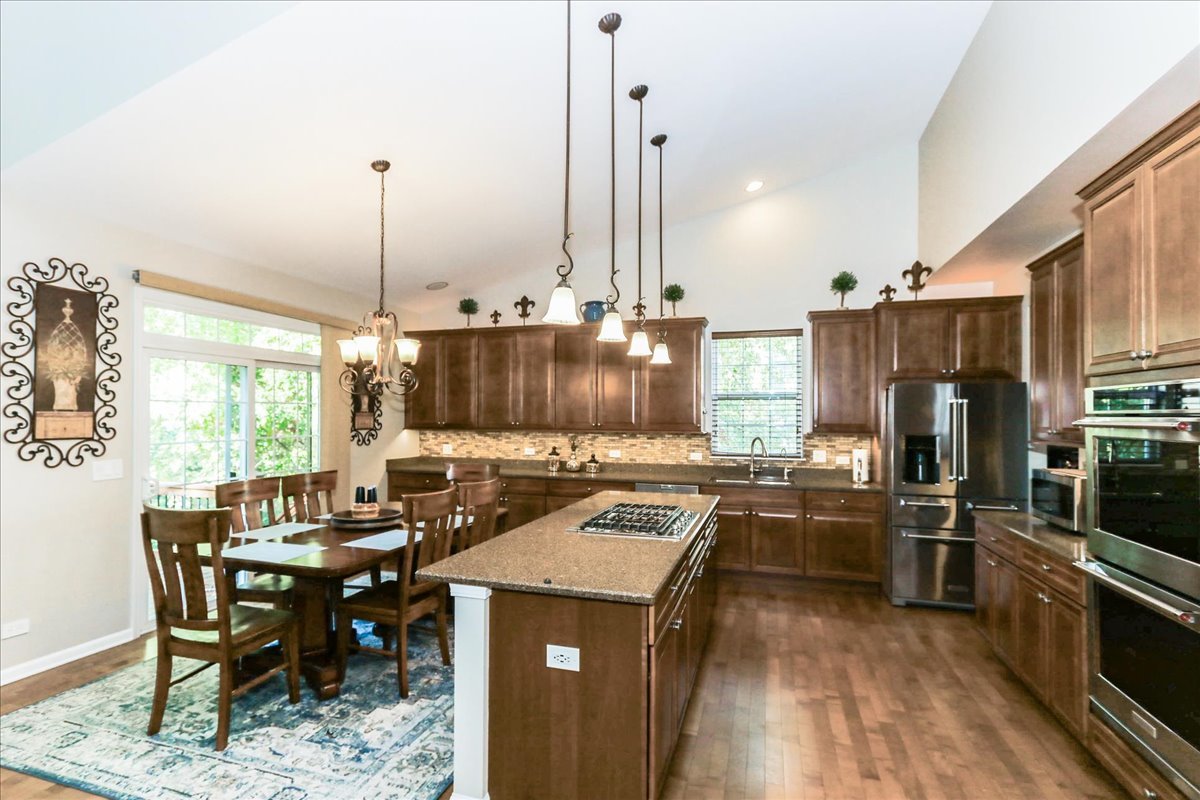 130 Regency Drive, Bartlett, IL 60103