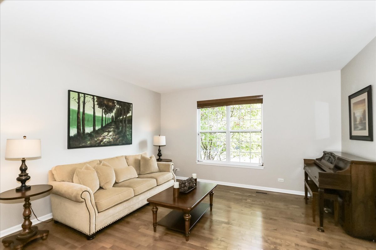 130 Regency Drive, Bartlett, IL 60103