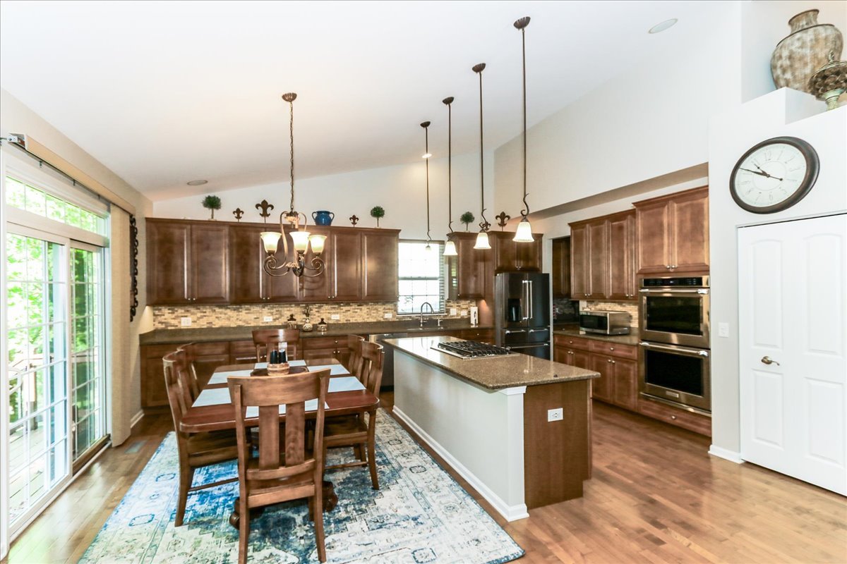 130 Regency Drive, Bartlett, IL 60103