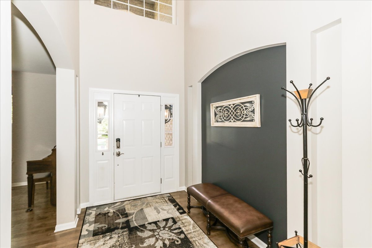 130 Regency Drive, Bartlett, IL 60103