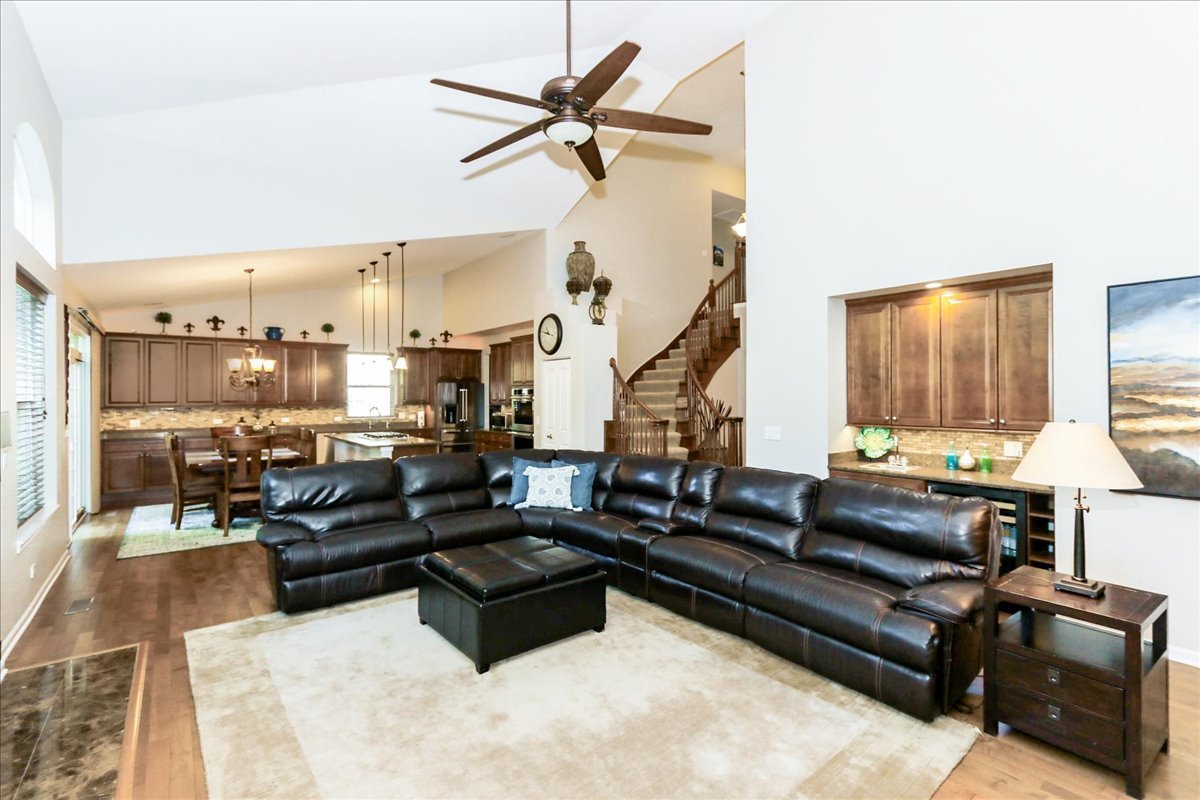 130 Regency Drive, Bartlett, IL 60103