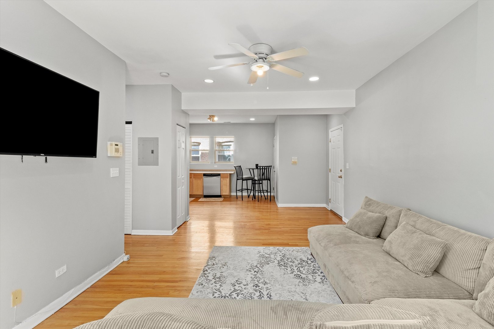 854 E 82nd Street #2, Chicago, IL 60619