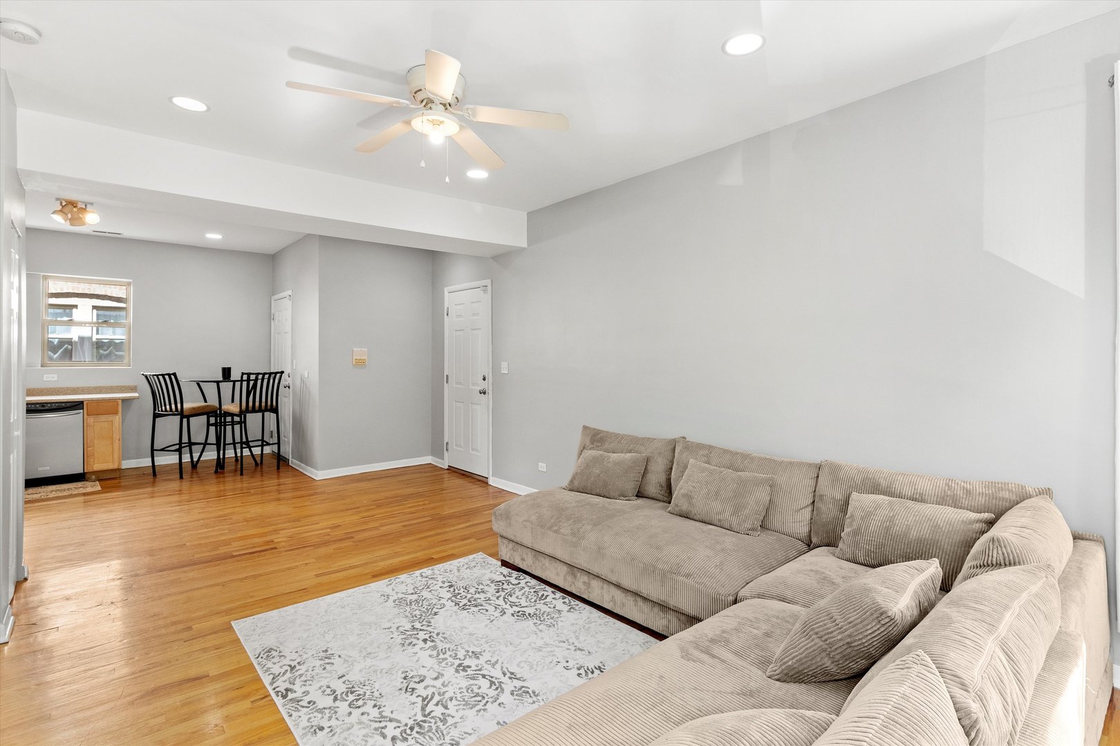 854 E 82nd Street #2, Chicago, IL 60619