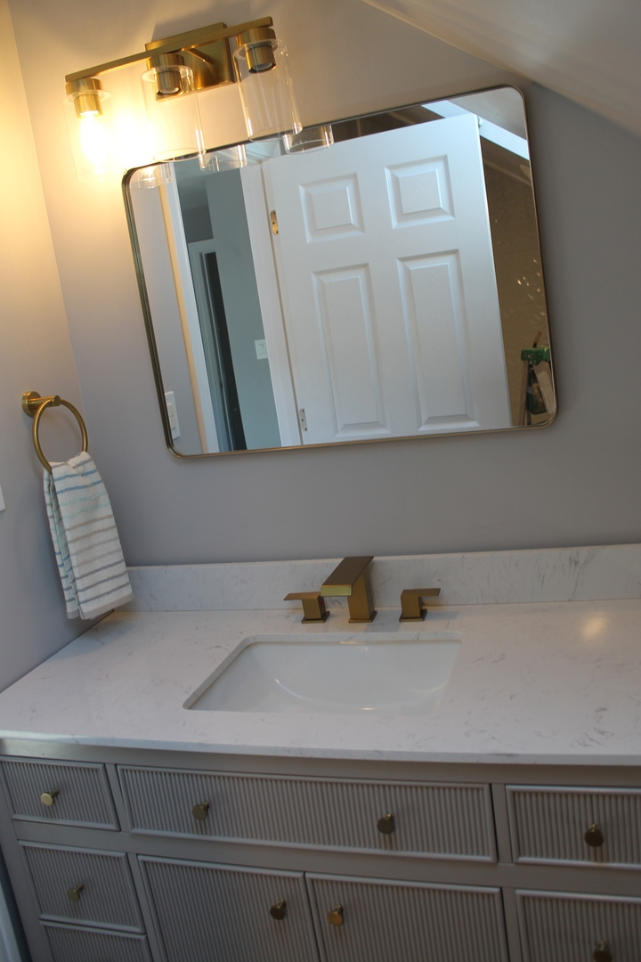 3516 S Damen Avenue, Chicago, IL 60609