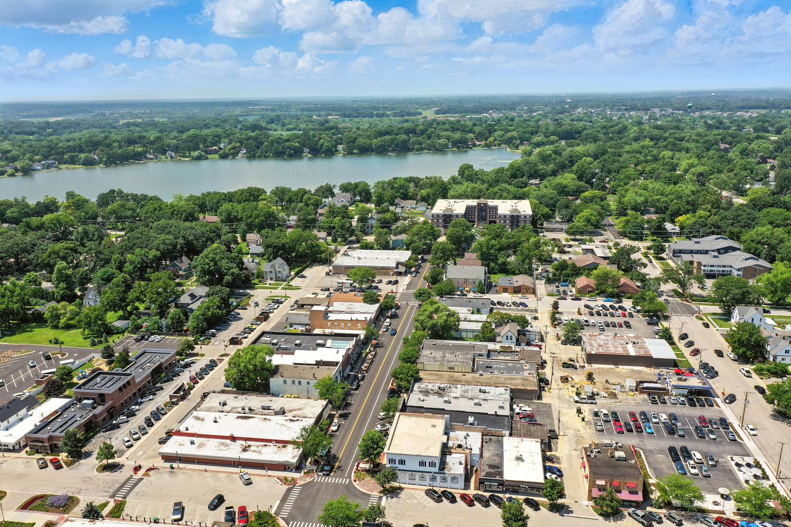 11 S Lake Street, Grayslake, IL 60030