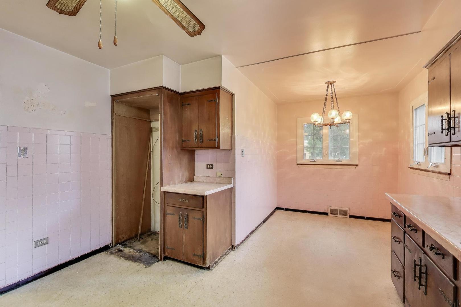 601 Selborne Road, Riverside, IL 60546