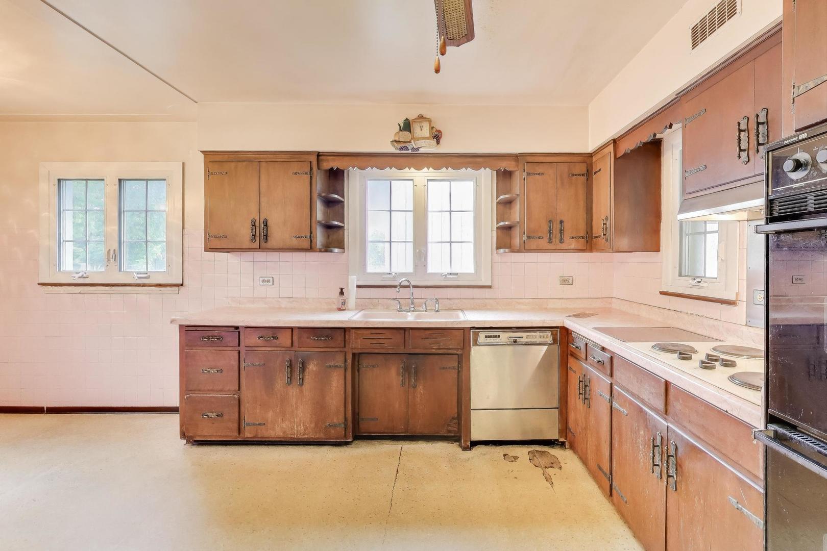601 Selborne Road, Riverside, IL 60546
