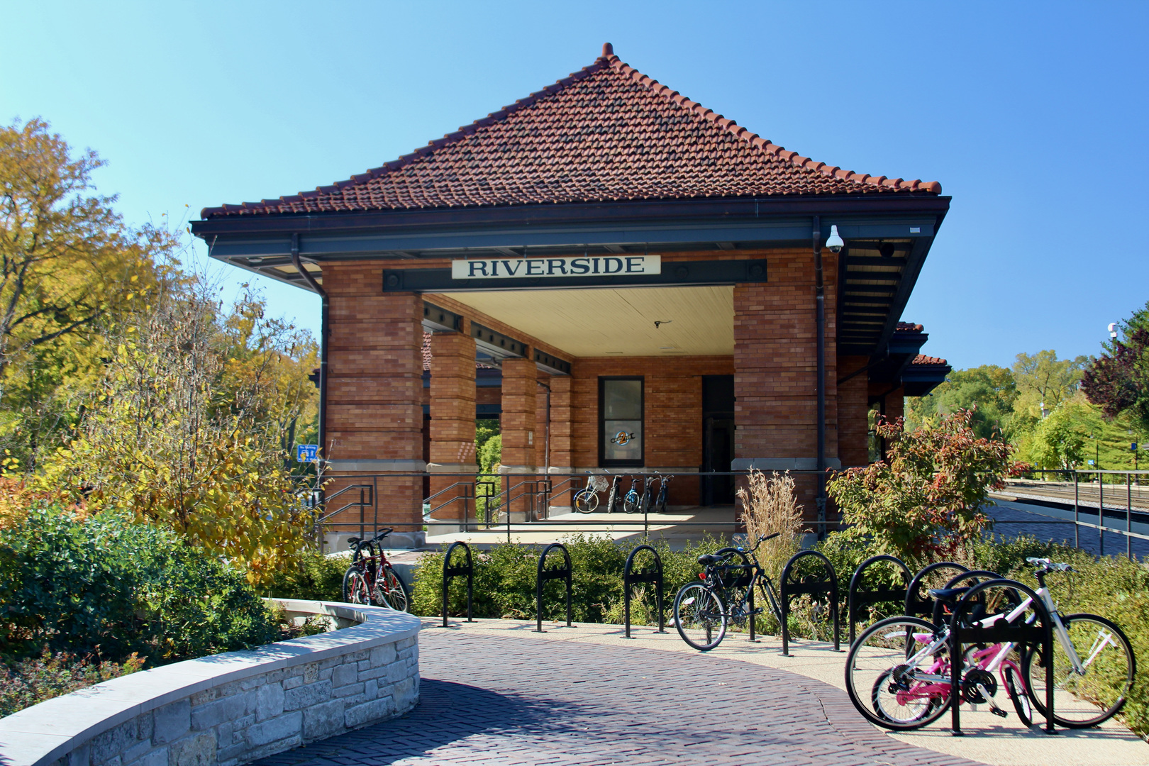 601 Selborne Road, Riverside, IL 60546