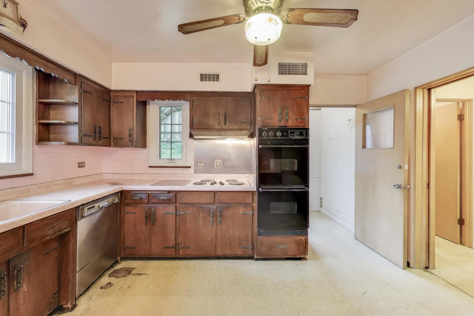 601 Selborne Road, Riverside, IL 60546