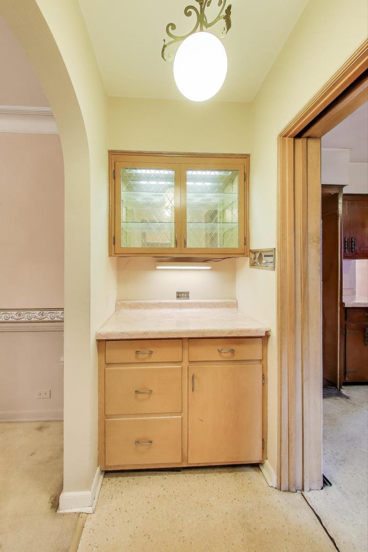 601 Selborne Road, Riverside, IL 60546