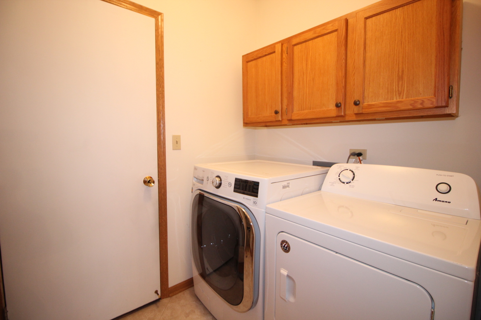 11028 Jodan Drive, Oak Lawn, IL 60453