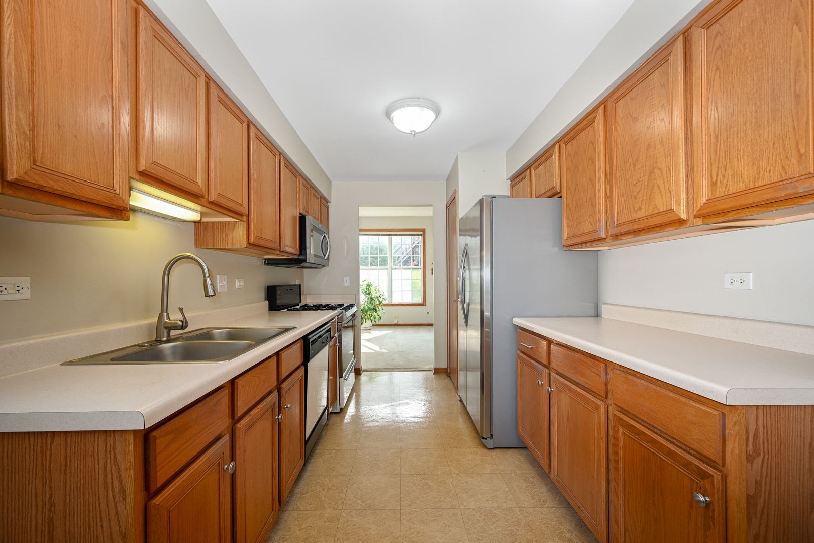 2037 S LINCOLN Avenue #2037, Lombard, IL 60148