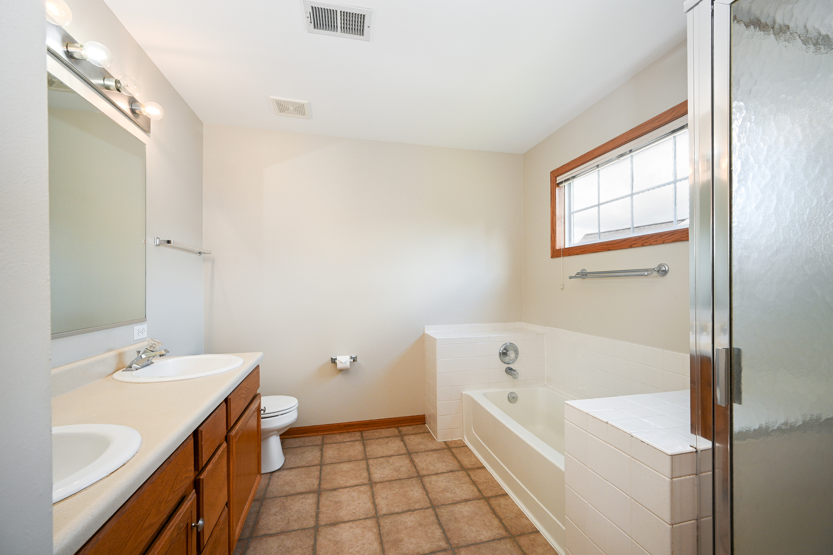 2037 S LINCOLN Avenue #2037, Lombard, IL 60148