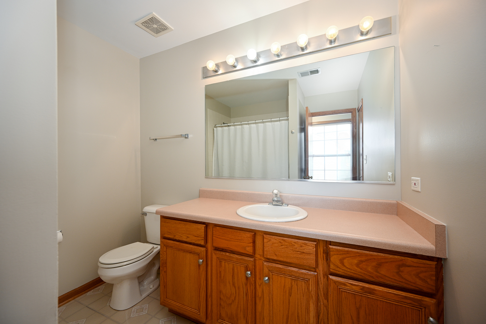 2037 S LINCOLN Avenue #2037, Lombard, IL 60148