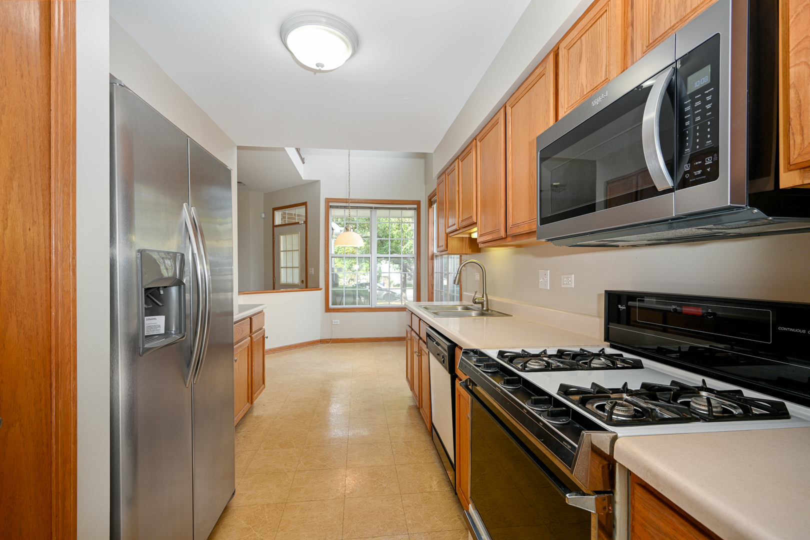 2037 S LINCOLN Avenue #2037, Lombard, IL 60148