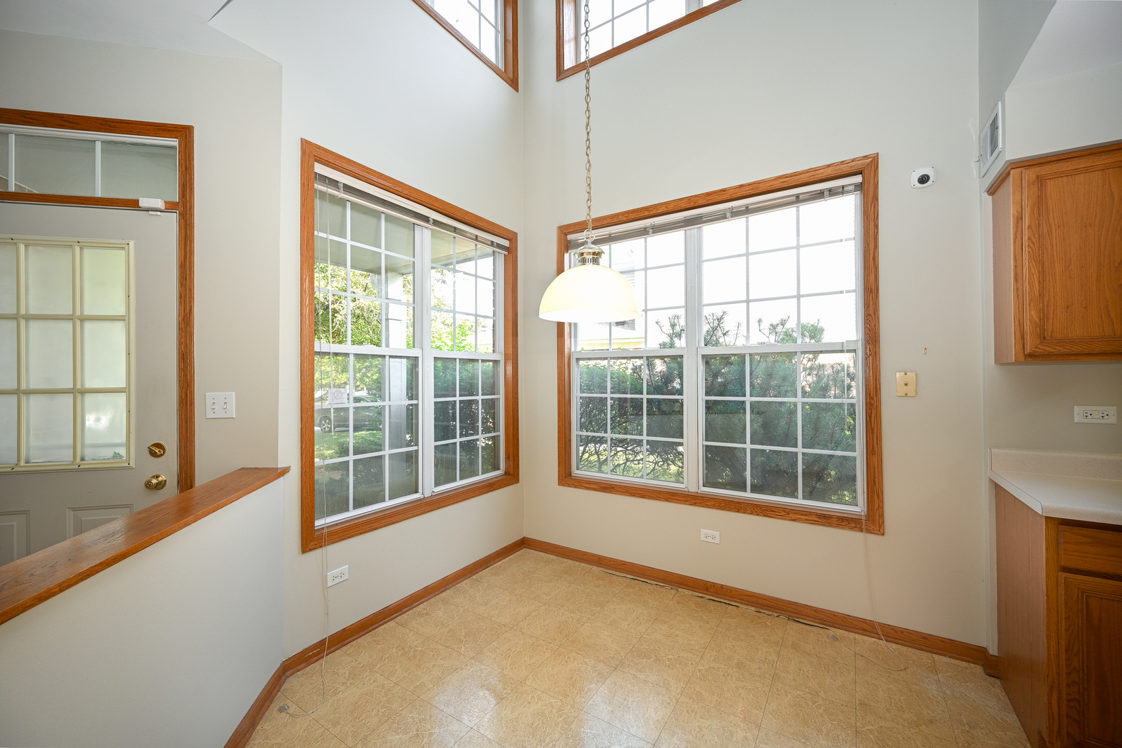 2037 S LINCOLN Avenue #2037, Lombard, IL 60148