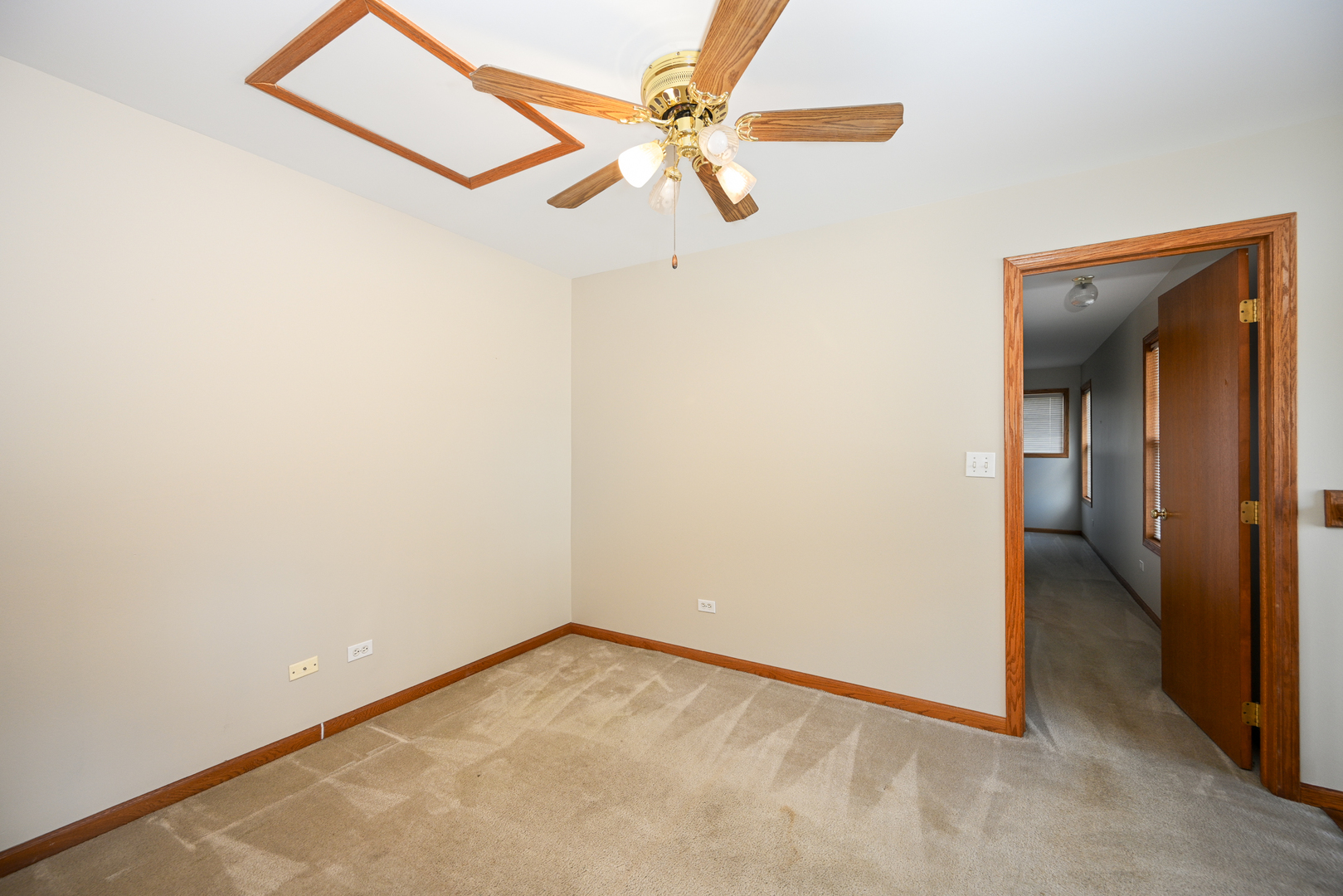 2037 S LINCOLN Avenue #2037, Lombard, IL 60148