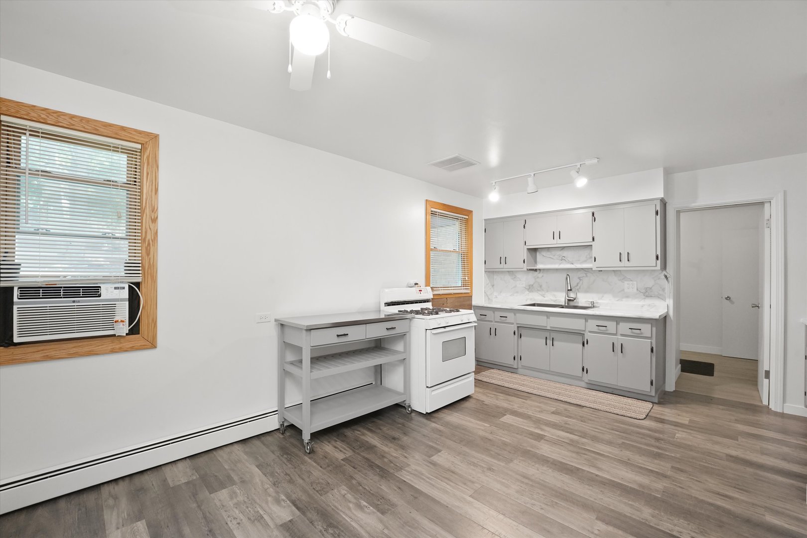 10823 S Keeler Avenue, Oak Lawn, IL 60453