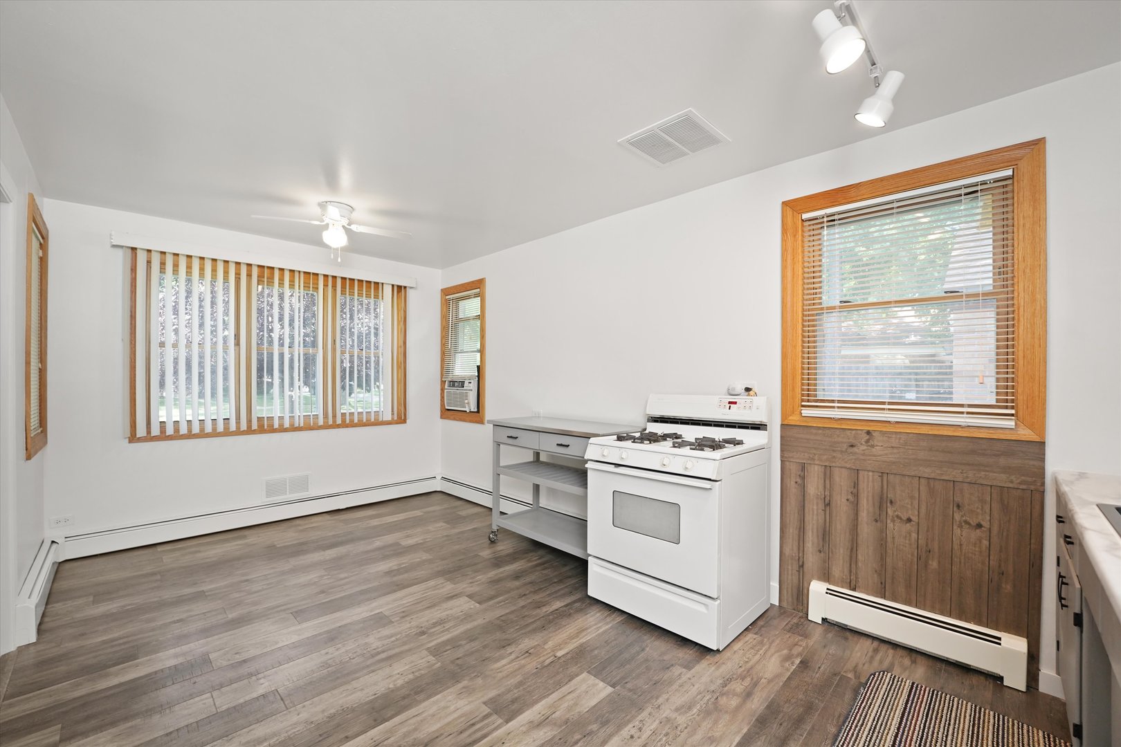 10823 S Keeler Avenue, Oak Lawn, IL 60453