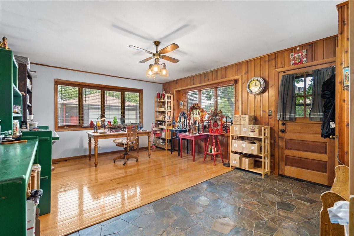 147 S Rohlwing Road, Palatine, IL 60074
