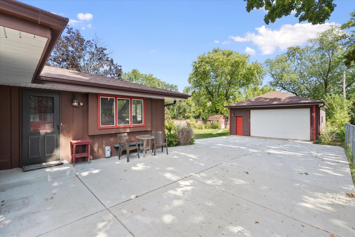 147 S Rohlwing Road, Palatine, IL 60074