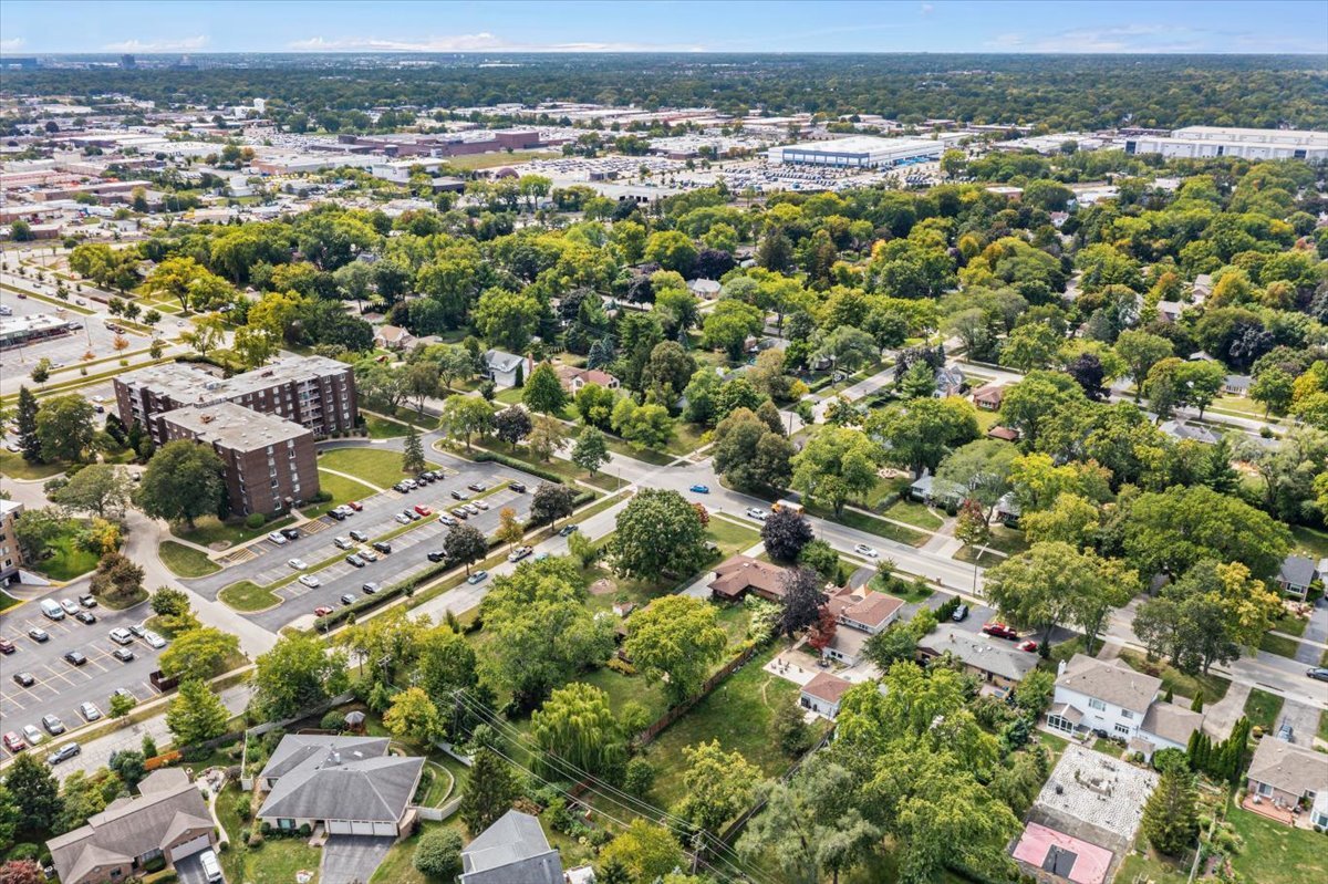 147 S Rohlwing Road, Palatine, IL 60074