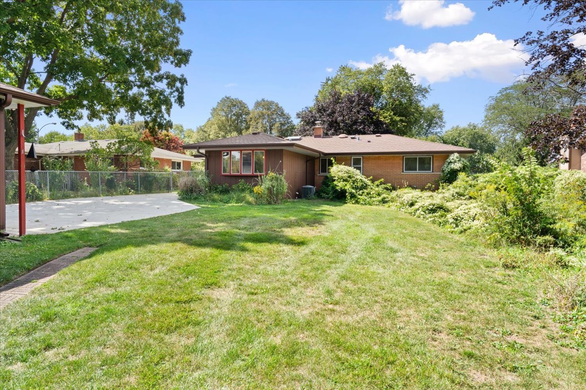 147 S Rohlwing Road, Palatine, IL 60074