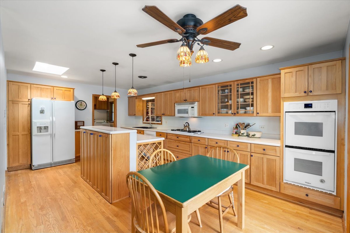147 S Rohlwing Road, Palatine, IL 60074