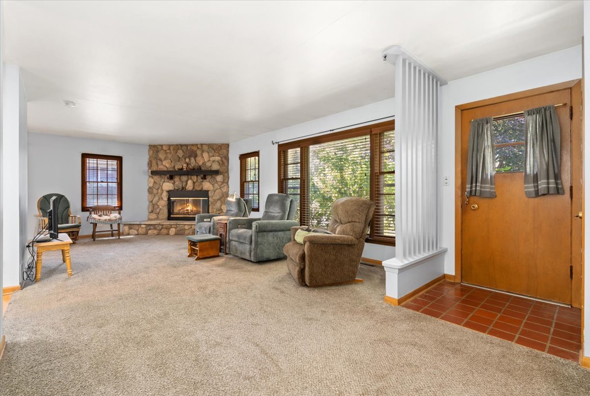 147 S Rohlwing Road, Palatine, IL 60074
