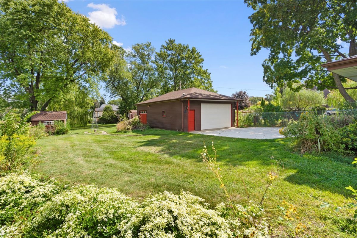 147 S Rohlwing Road, Palatine, IL 60074