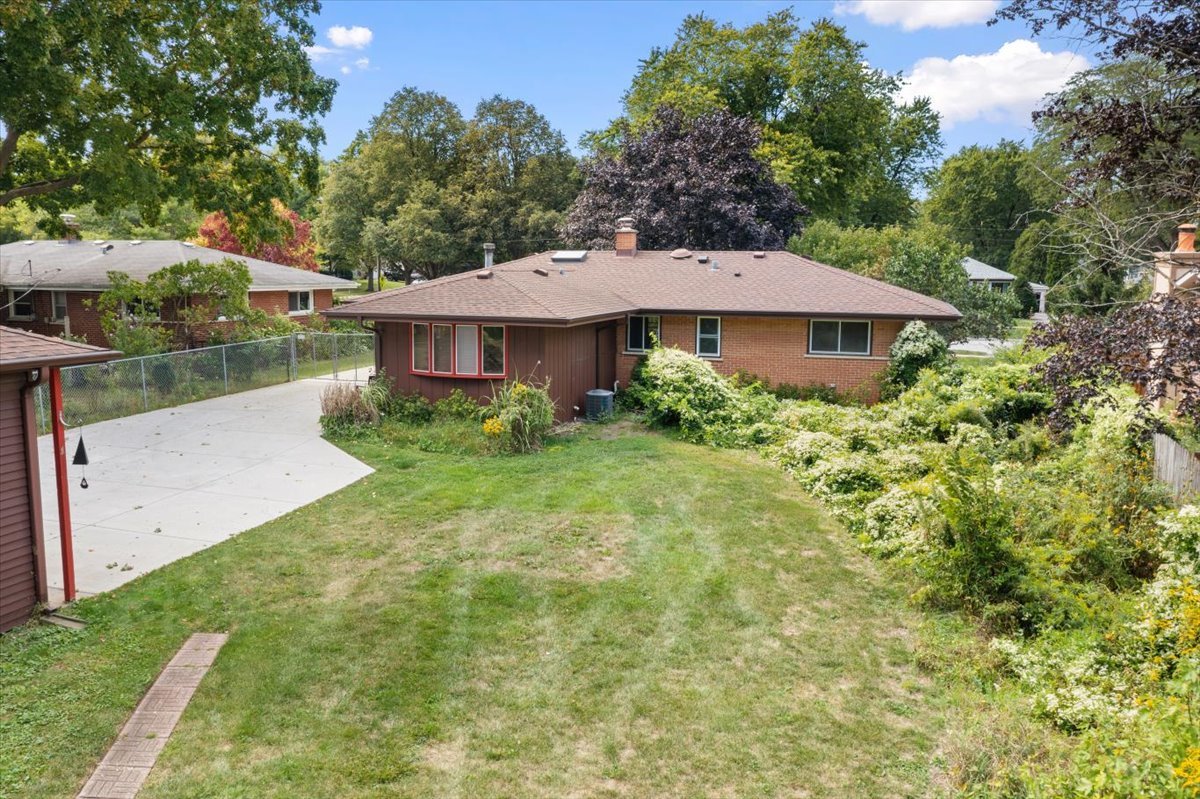 147 S Rohlwing Road, Palatine, IL 60074