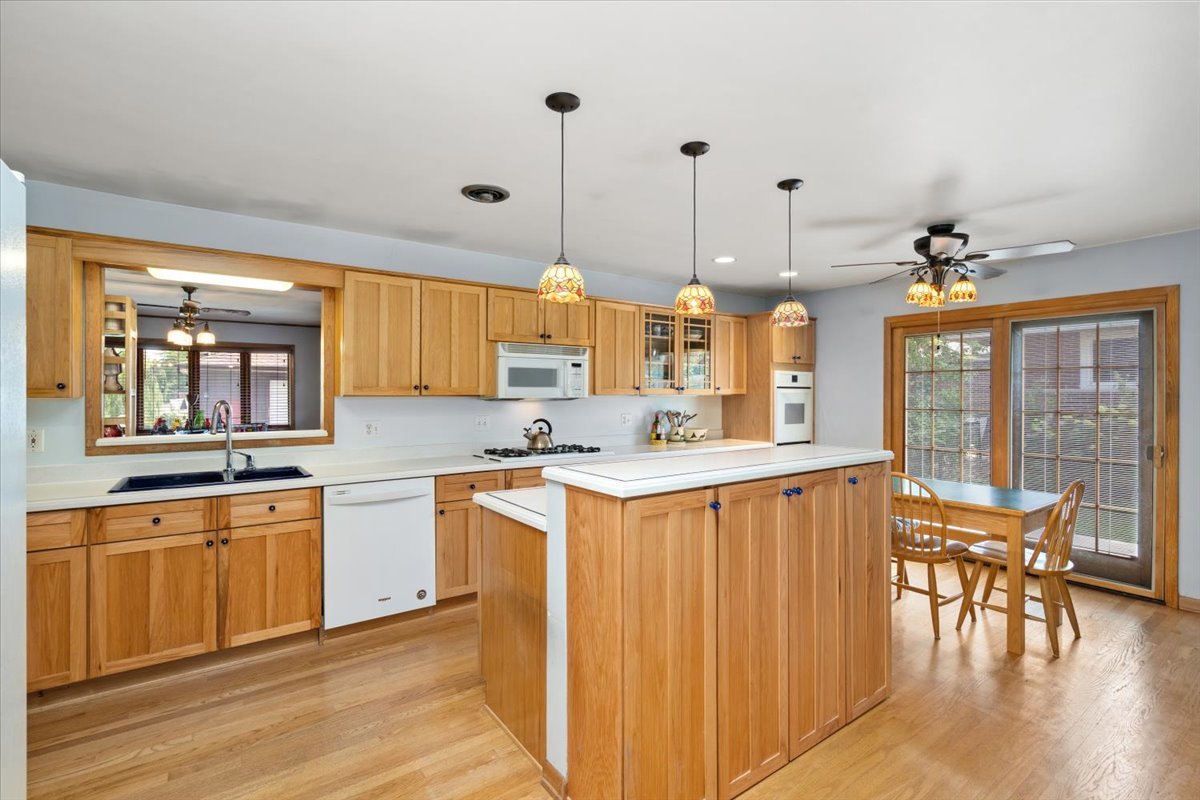 147 S Rohlwing Road, Palatine, IL 60074