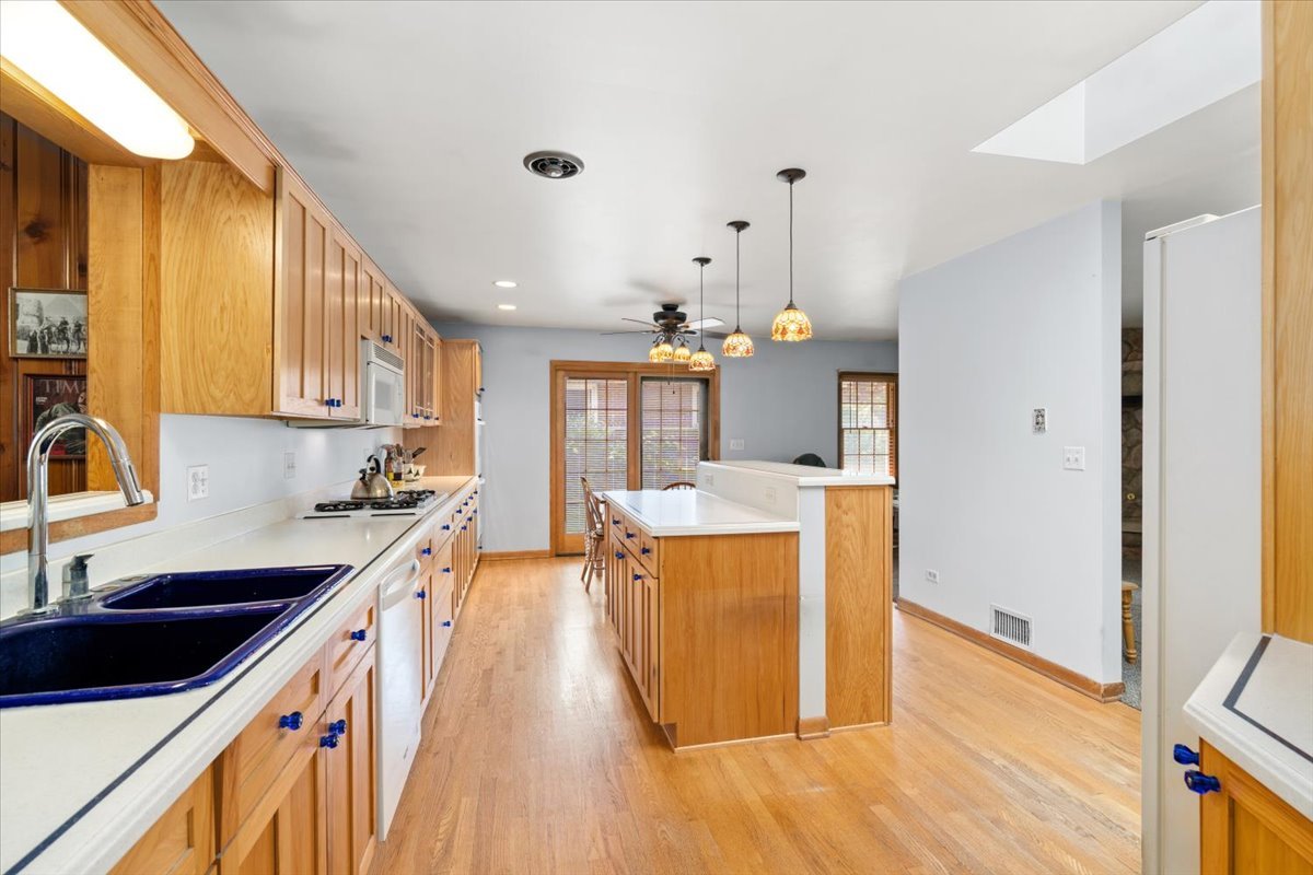 147 S Rohlwing Road, Palatine, IL 60074