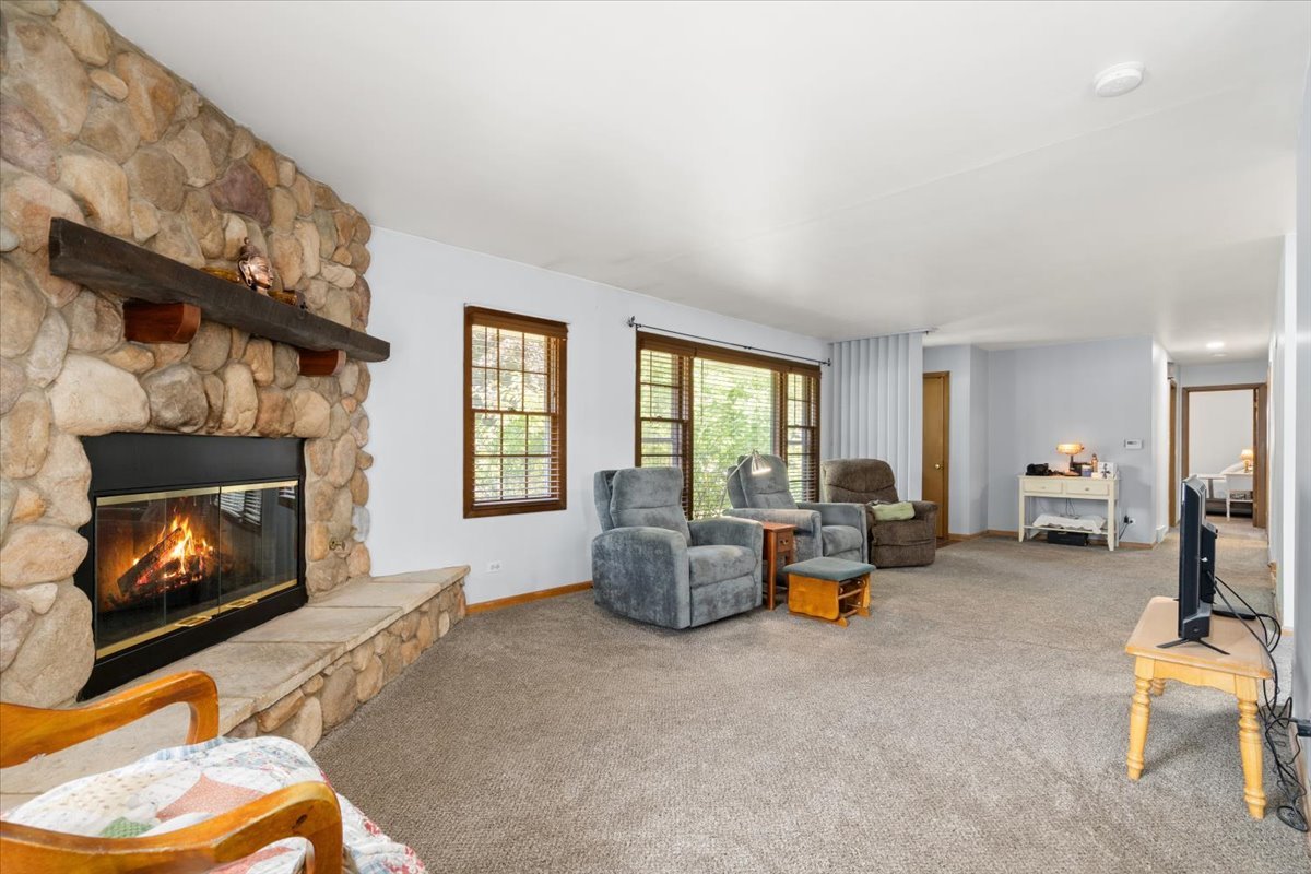 147 S Rohlwing Road, Palatine, IL 60074