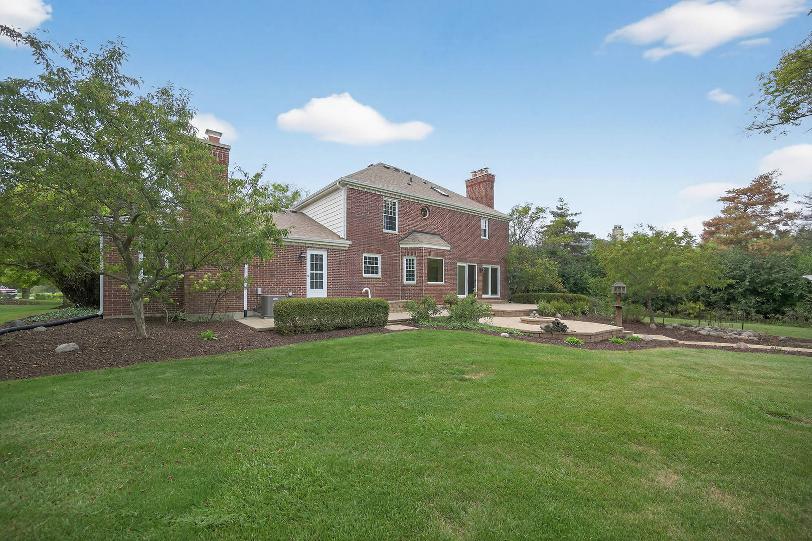 111 Stone Marsh Lane, Barrington, IL 60010