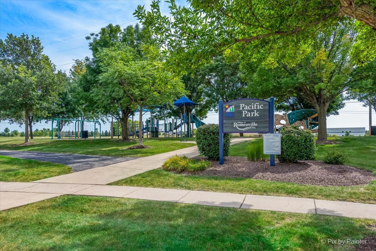 1033 Key Largo Drive, Romeoville, IL 60446