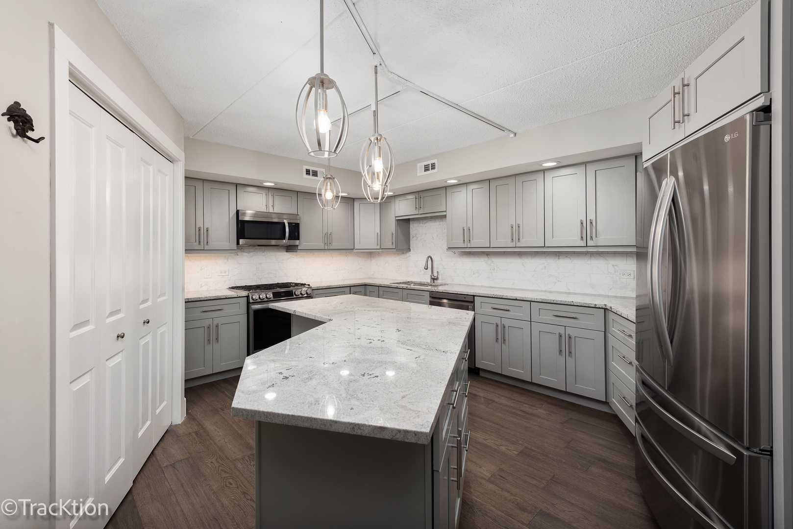 5146 Belden Avenue #D2, Downers Grove, IL 60515