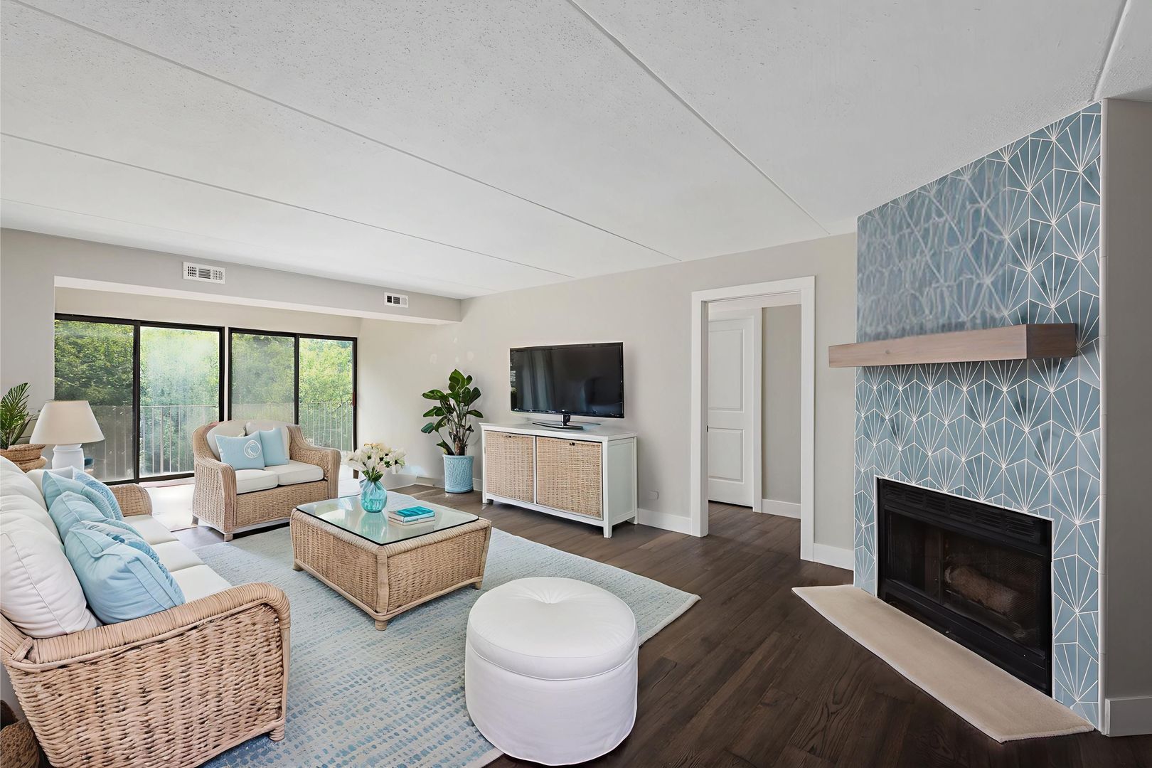 5146 Belden Avenue #D2, Downers Grove, IL 60515