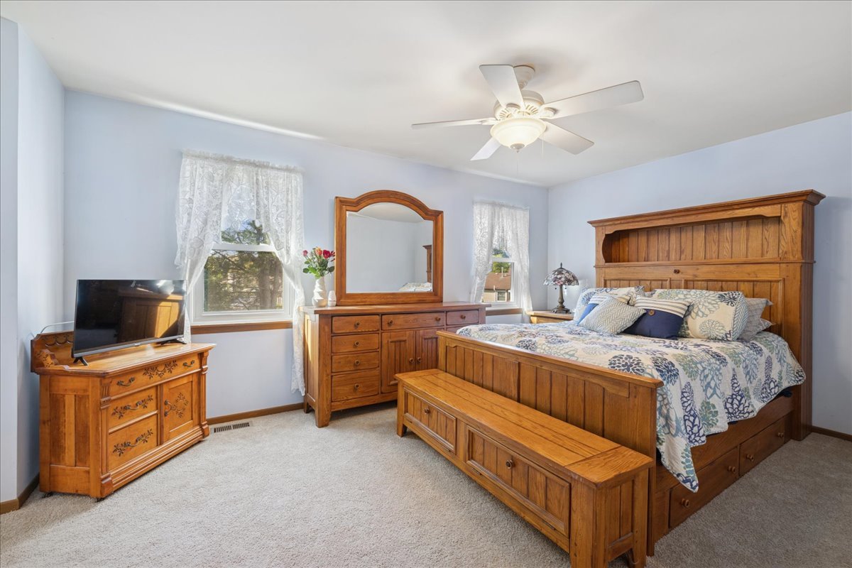 605 Claymont Court, Algonquin, IL 60102
