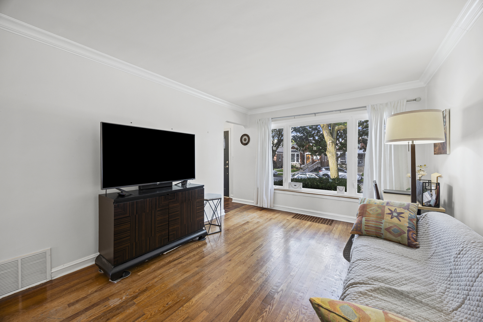 6039 S Kilbourn Avenue, Chicago, IL 60629