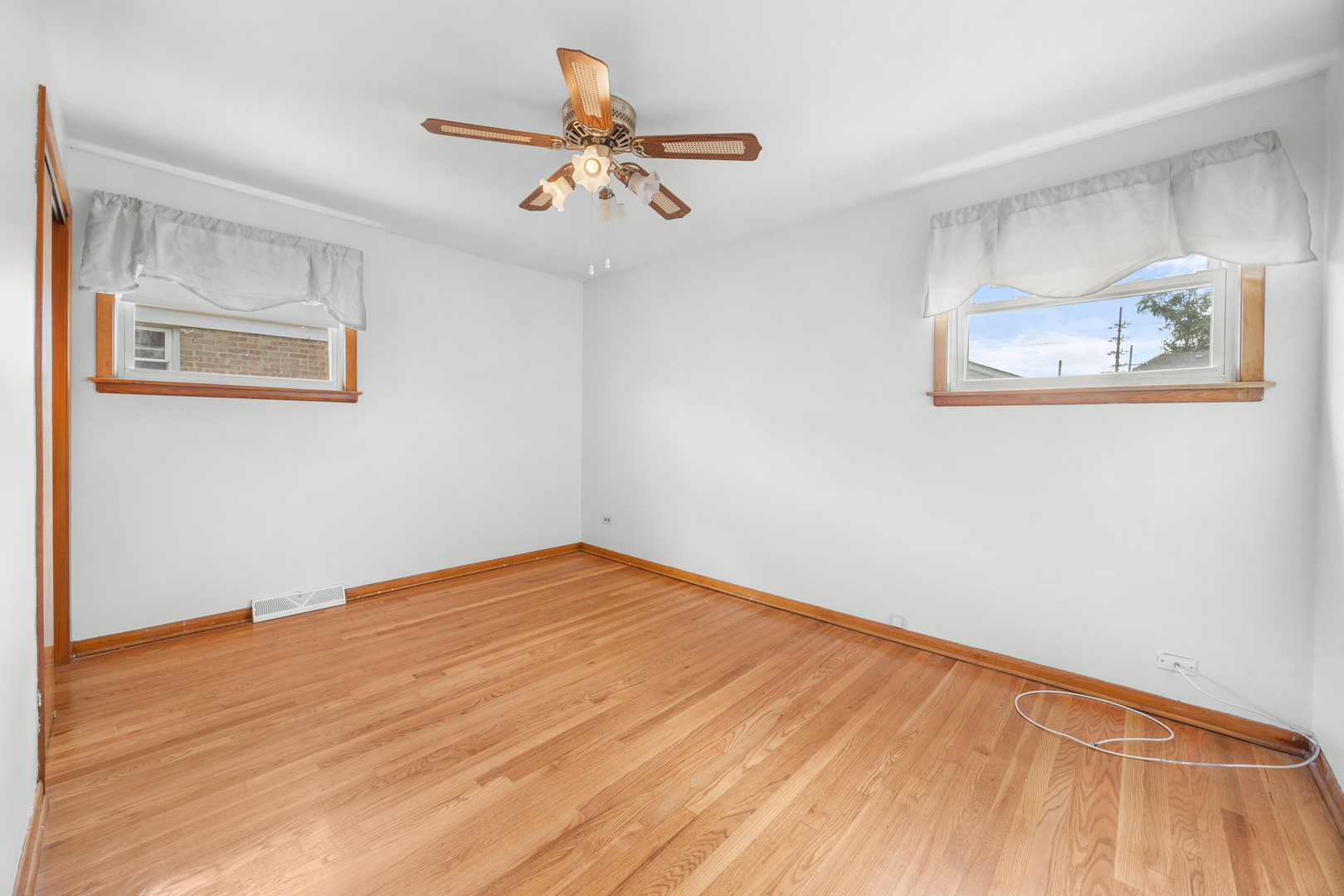 4228 Atlantic Avenue, Schiller Park, IL 60176